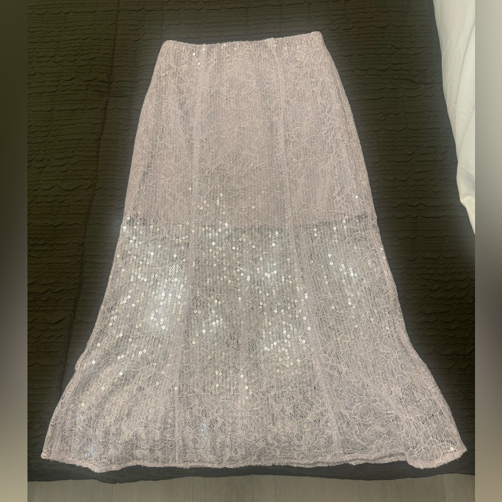 NWT Elliatt Pale lavender/pink  Lace sequins Midi Skirt Size Small